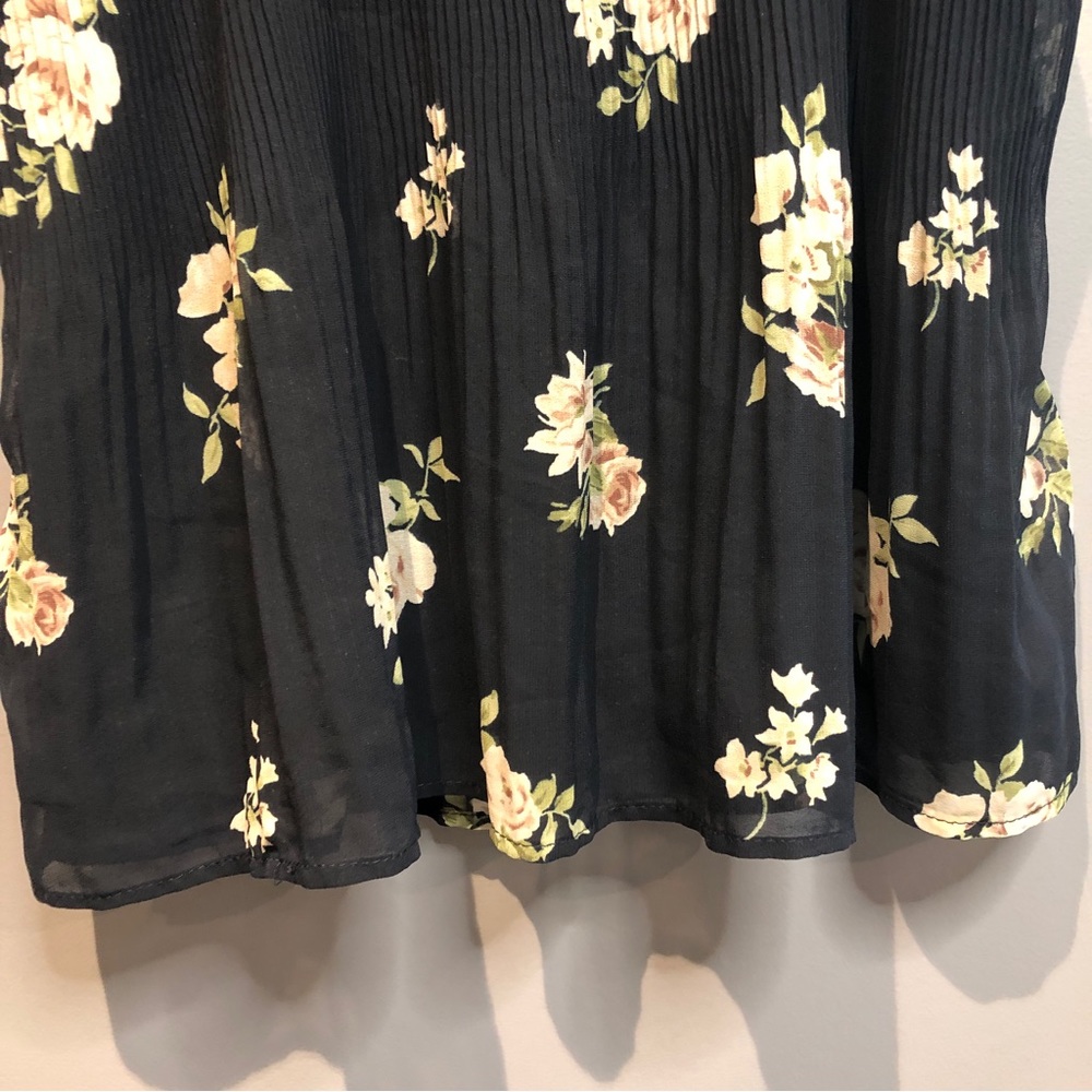 Abercrombie & Fitch Bohemian Floral Babydoll Accordion Pleated Flowy Tank Top - Picture 6 of 16